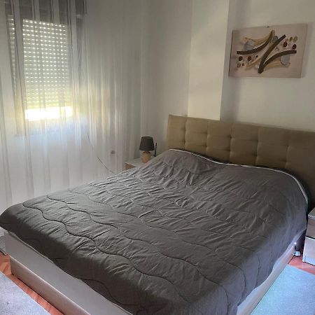 Ferienwohnung Modern Reality Kumanovo Exterior foto