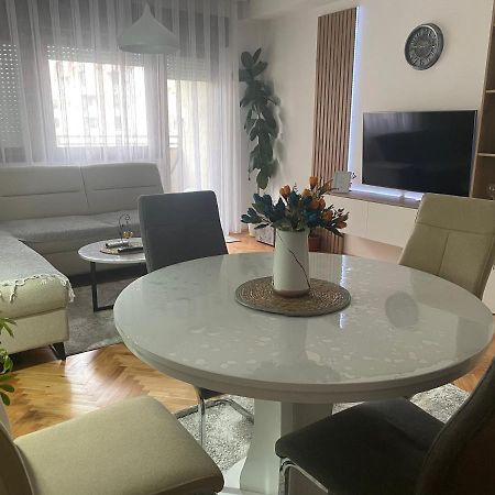 Ferienwohnung Modern Reality Kumanovo Exterior foto