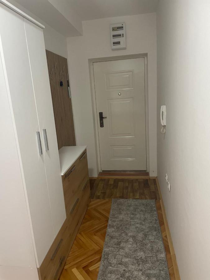 Ferienwohnung Modern Reality Kumanovo Exterior foto